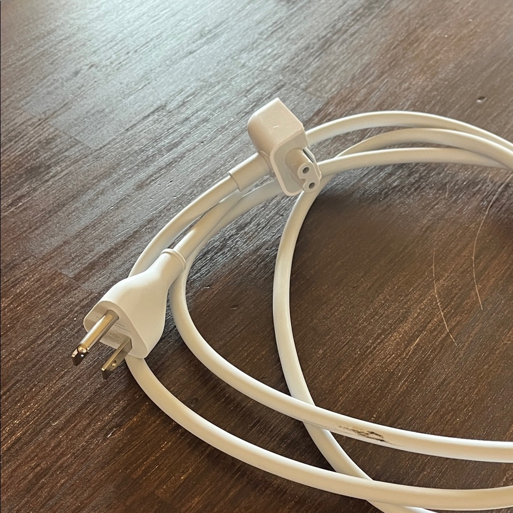 White Apple Laptop Power Cable
